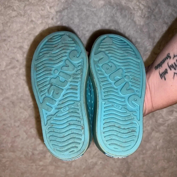 Native Childrens Shoes Blue size 7 - Picture 4 of 6